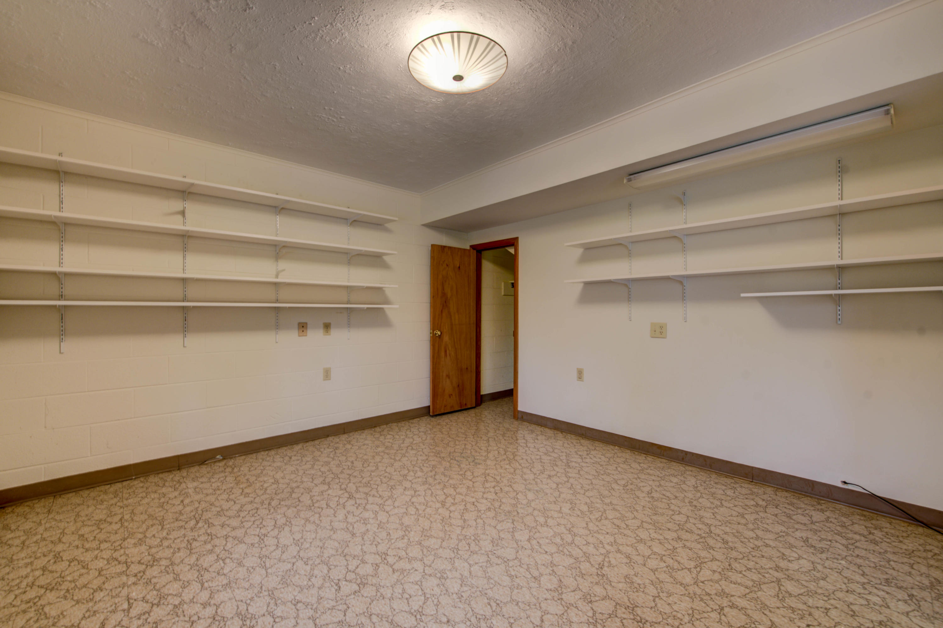 102 Burgess Lane Oak Ridge, TN 37830 - Photo 22 of 35 Office/bed 5