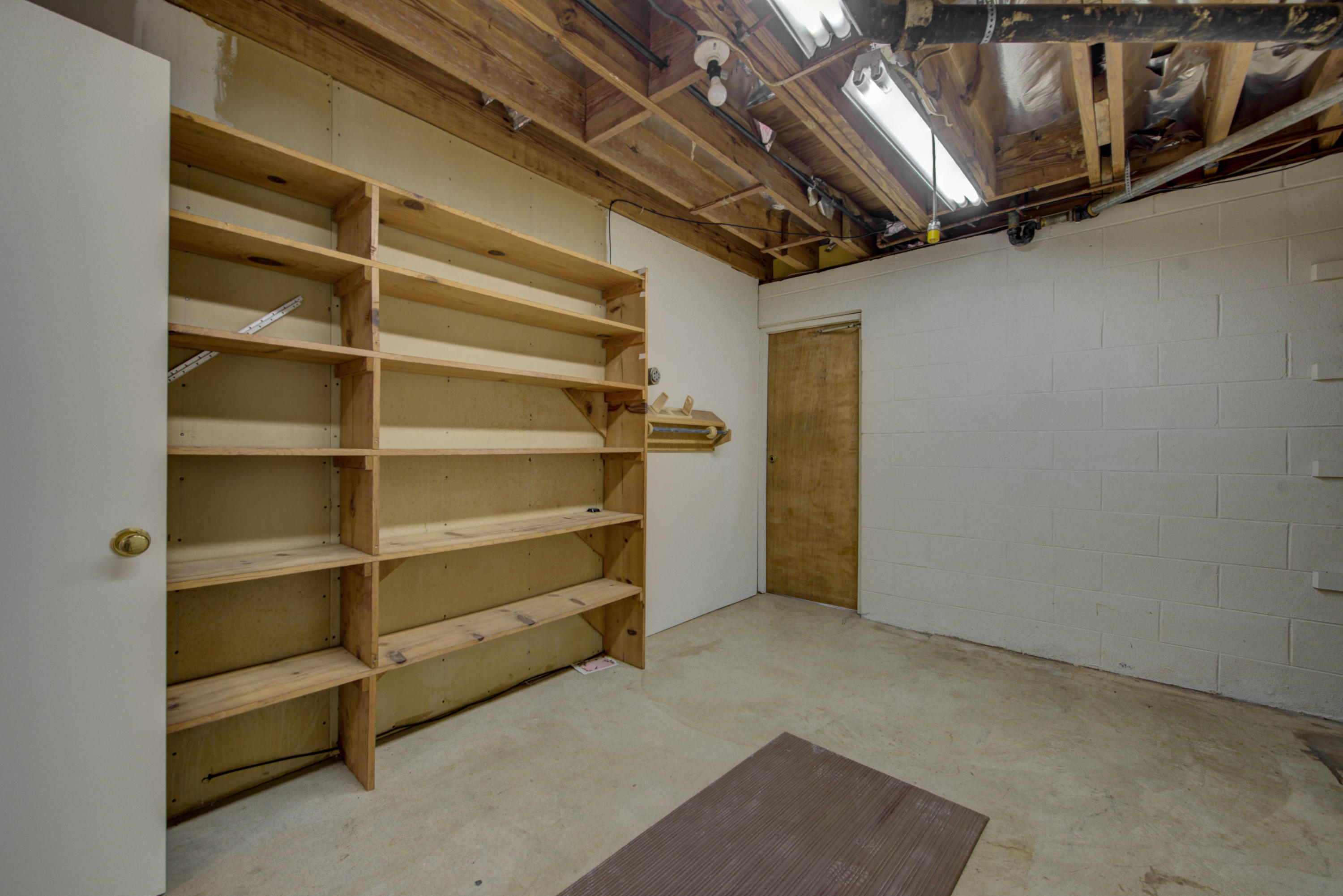 102 Burgess Lane Oak Ridge, TN 37830 - Photo 29 of 35 Extra storage