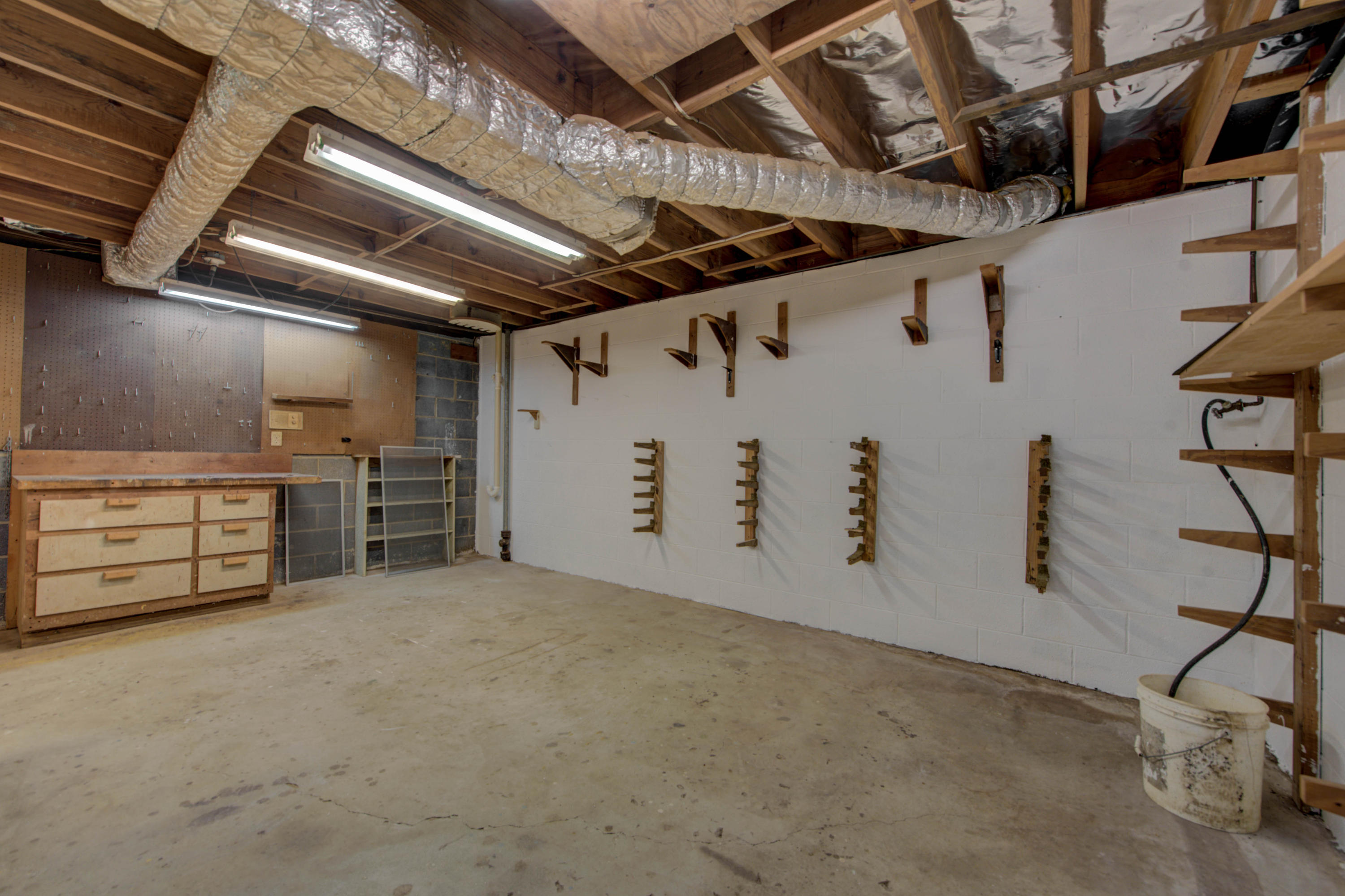 102 Burgess Lane Oak Ridge, TN 37830 - Photo 30 of 35 Workshop