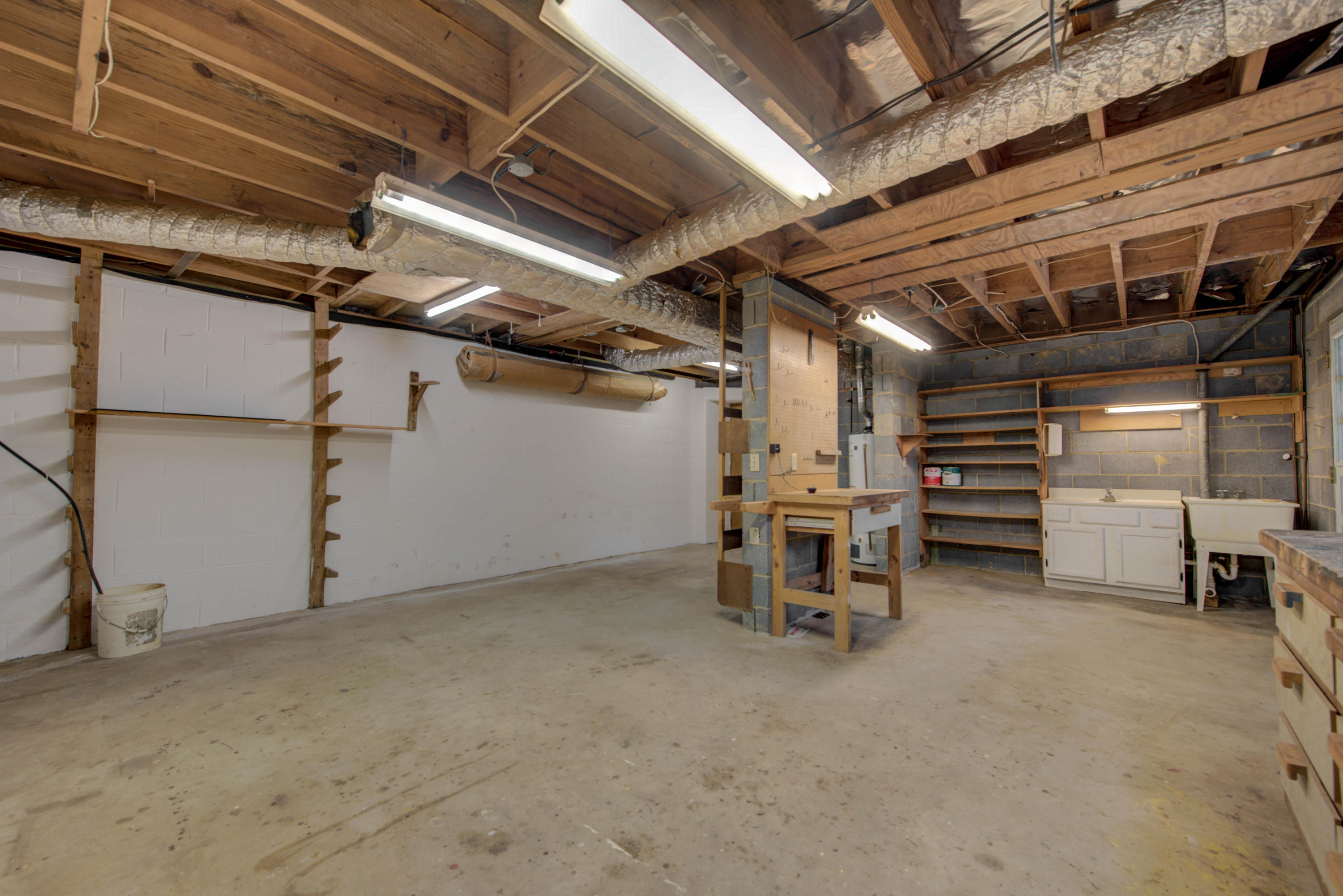 102 Burgess Lane Oak Ridge, TN 37830 - Photo 31 of 35 Workshop