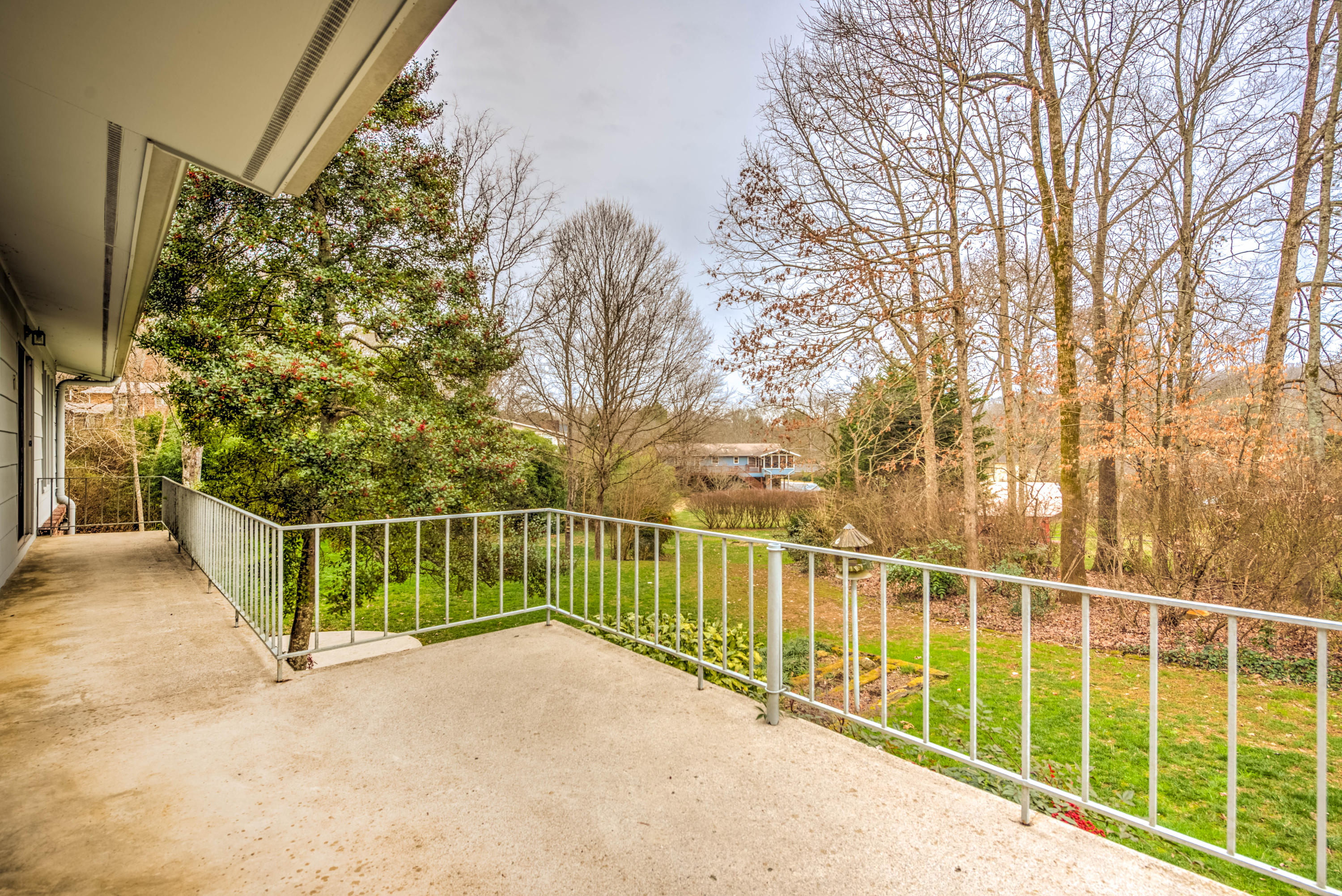 102 Burgess Lane Oak Ridge, TN 37830 - Photo 33 of 35 Back porch