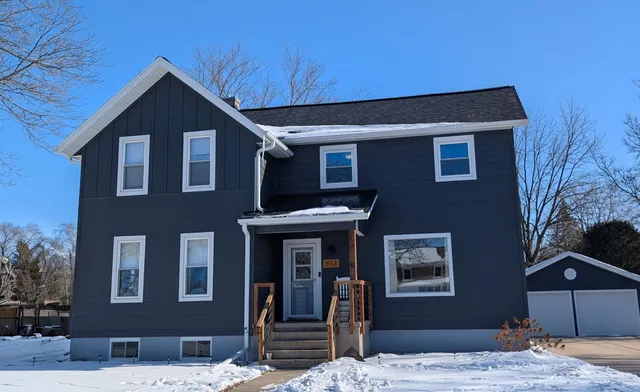 $349,900 | 813 North Water Street, Watertown, WI 53098