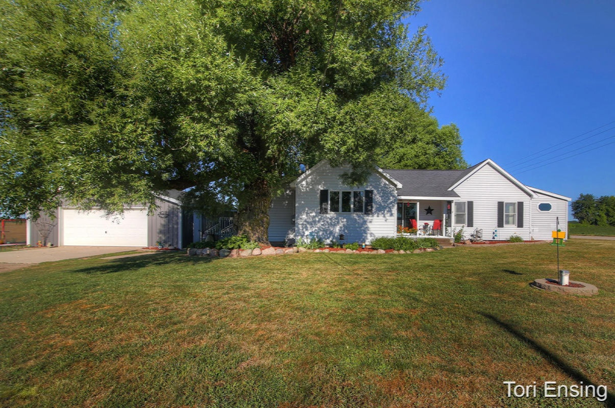 3556 East McBride's Road Edmore, MI 48829 - Photo 3 of 26 IMG_4502