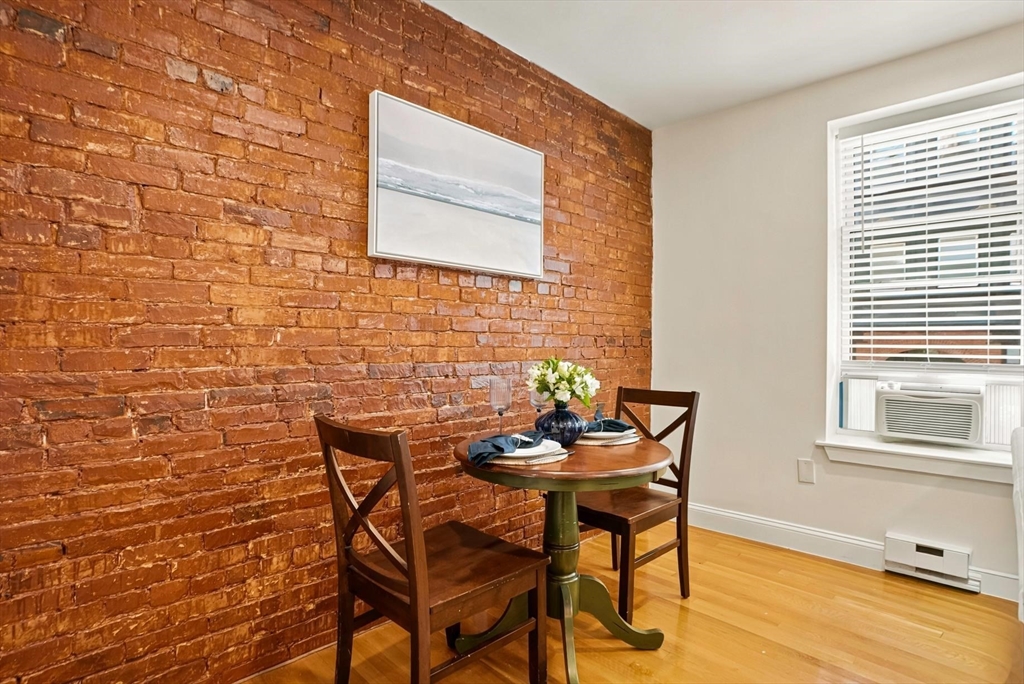 8 Battery Street, Unit 4 Boston, MA 02109 - Photo 9 of 33