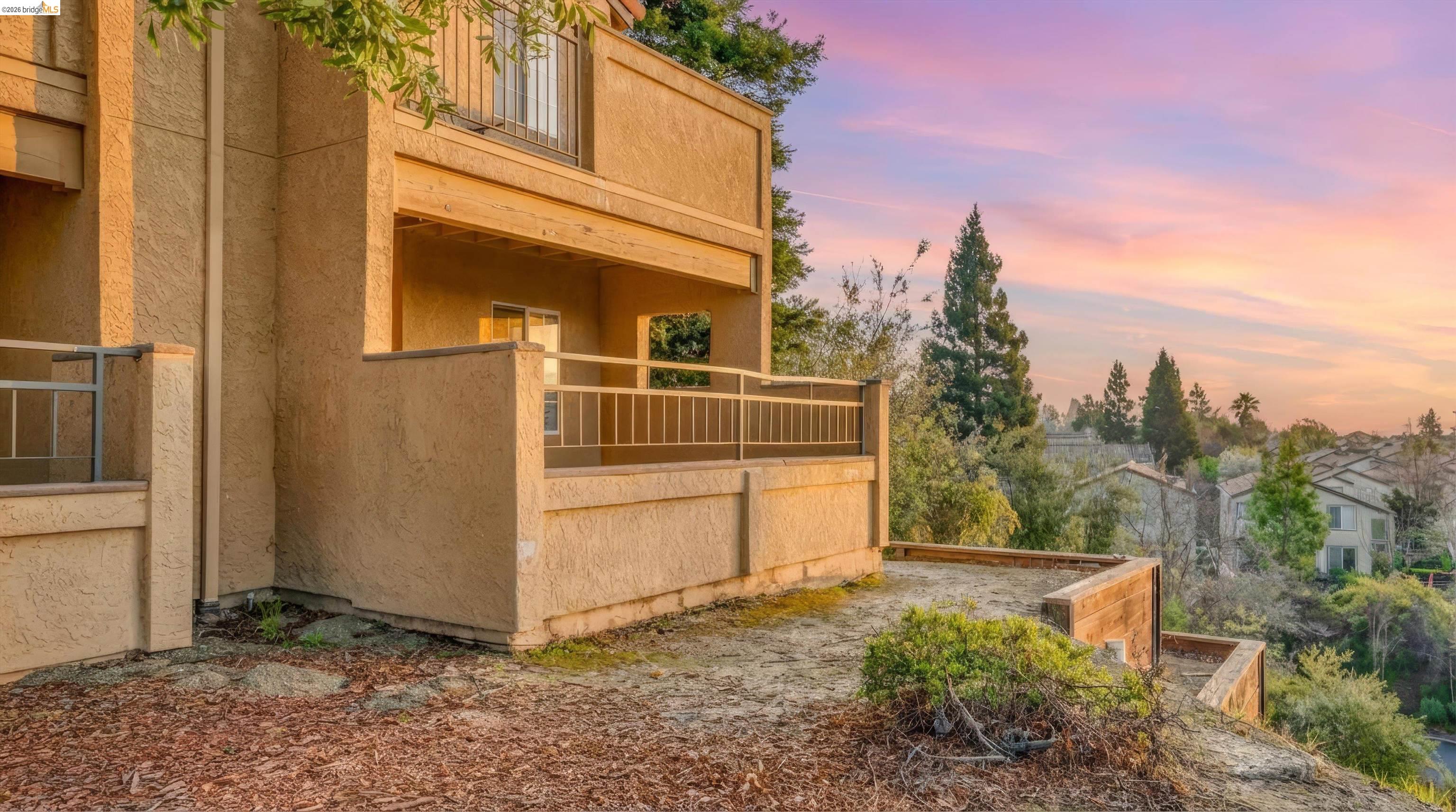 735 Watson Canyon Court, Unit 118 San Ramon, CA 94582 - Photo 23 of 38 a view of a backyard with pathway