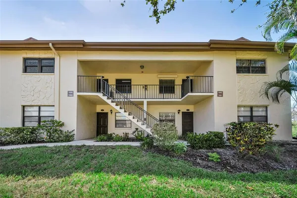 $300,000 | 1686 Seascape Circle, Tarpon Springs, FL 34689