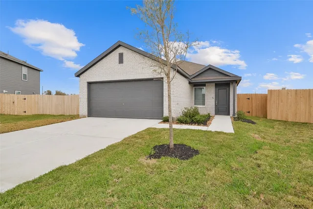 $1,950 | 1327 Tanner Dell Drive, Crosby, TX 77532