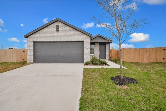 $1,950 | 1327 Tanner Dell Drive, Crosby, TX 77532