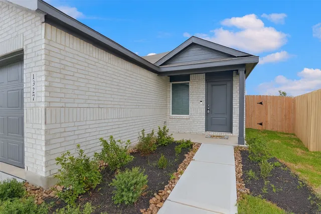 $1,950 | 1327 Tanner Dell Drive, Crosby, TX 77532