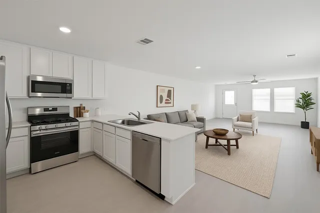 $1,950 | 1327 Tanner Dell Drive, Crosby, TX 77532