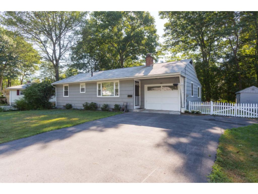 46 Taft Road Portsmouth, NH 03801 - Photo 3 of 29