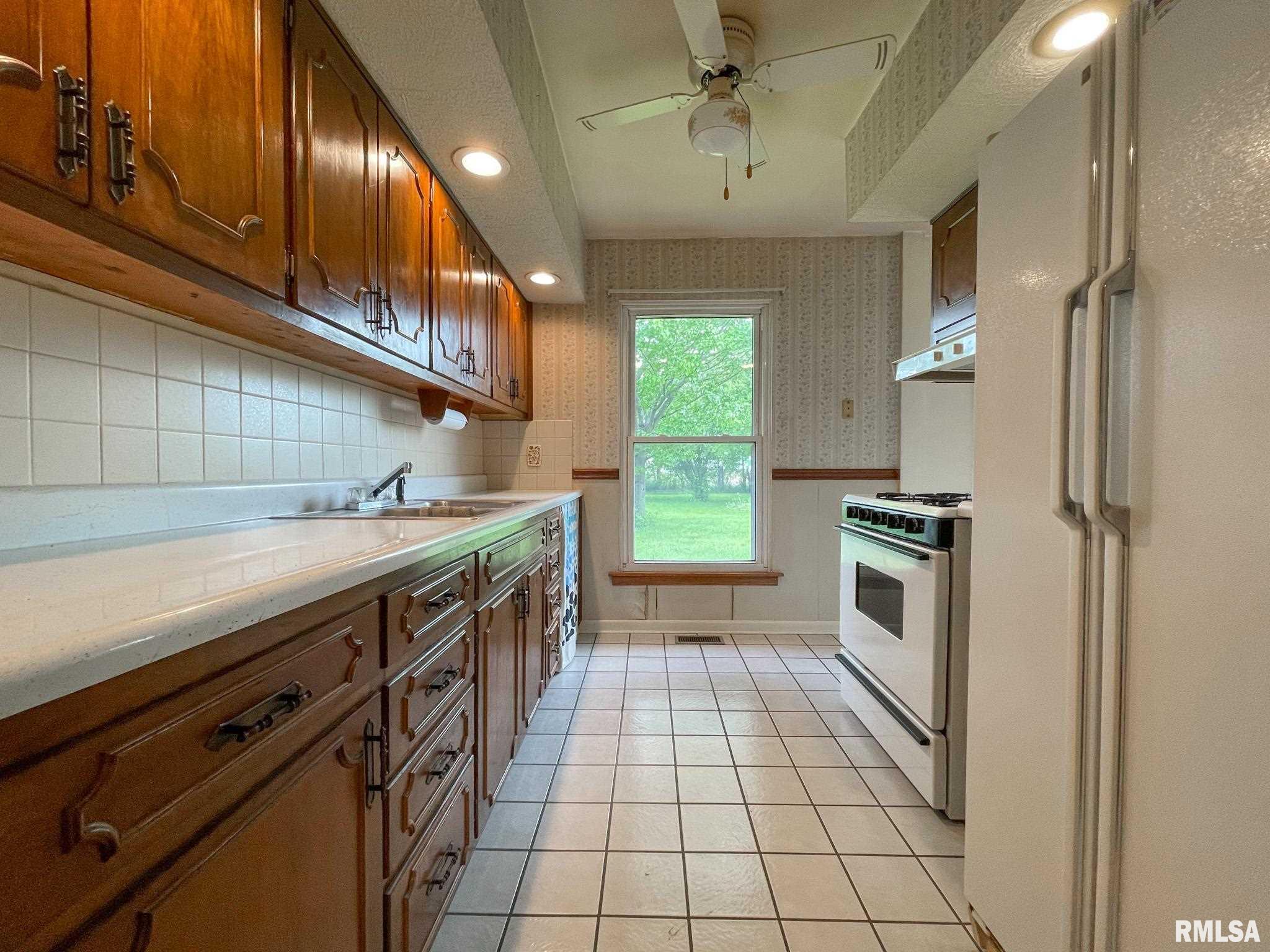 226 Sheffield Road Groveland, IL 61535 - Photo 9 of 19