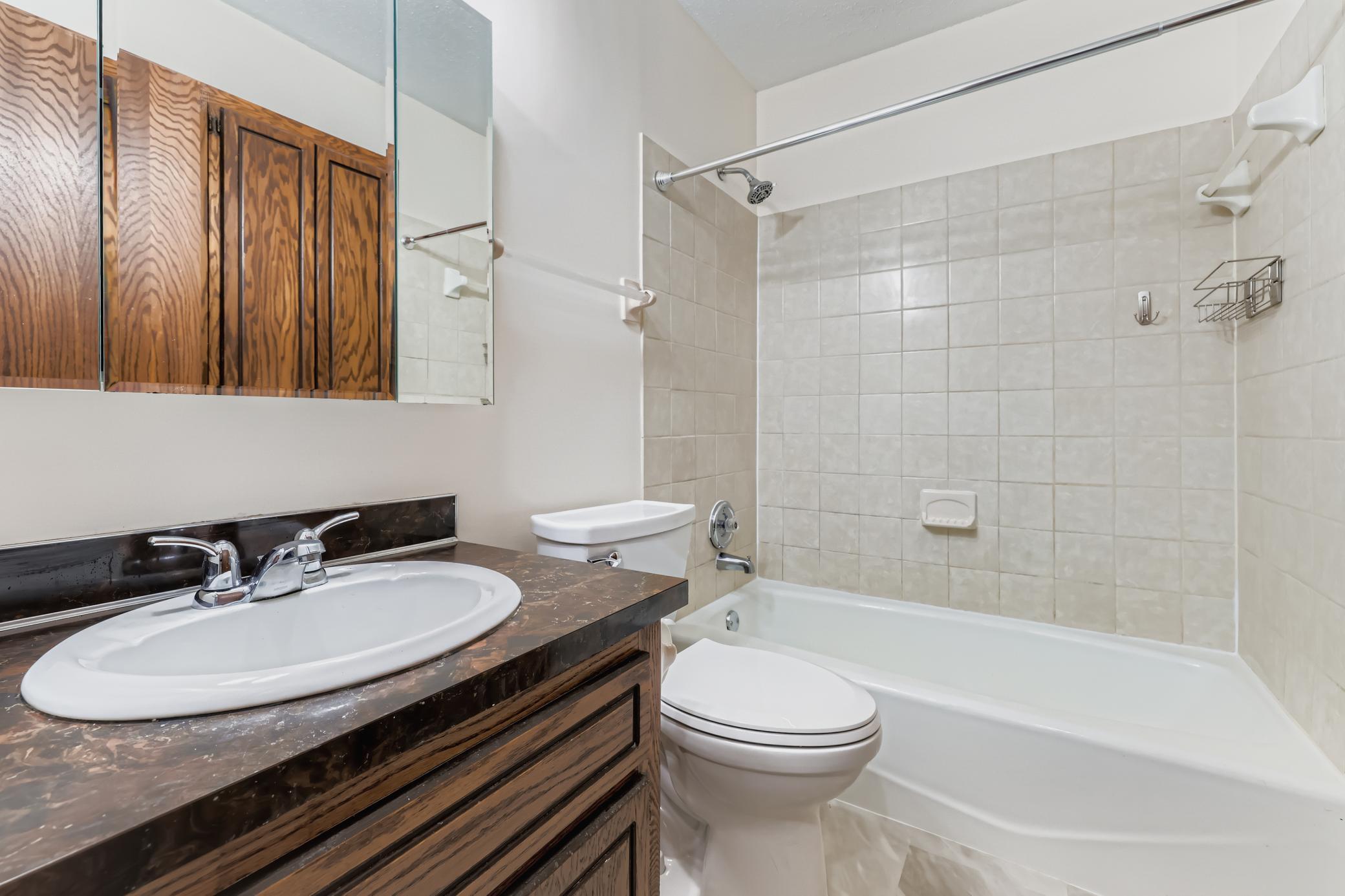 2816 Hillsboro Avenue North New Hope, MN 55427 - Photo 12 of 33