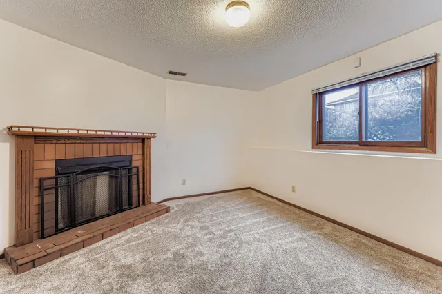 $299,000 | 2816 Hillsboro Avenue North, New Hope, MN 55427