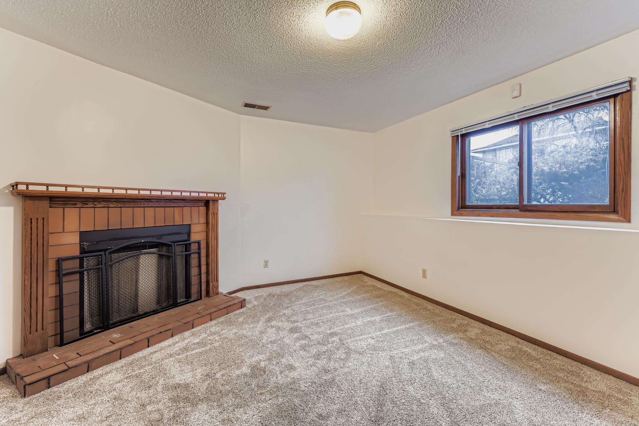 2816 Hillsboro Avenue North New Hope, MN 55427 - Photo 13 of 33