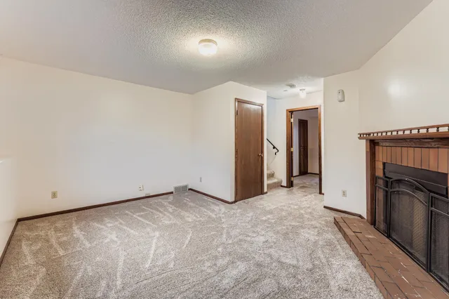 $299,000 | 2816 Hillsboro Avenue North, New Hope, MN 55427