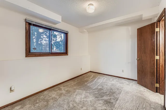 $299,000 | 2816 Hillsboro Avenue North, New Hope, MN 55427