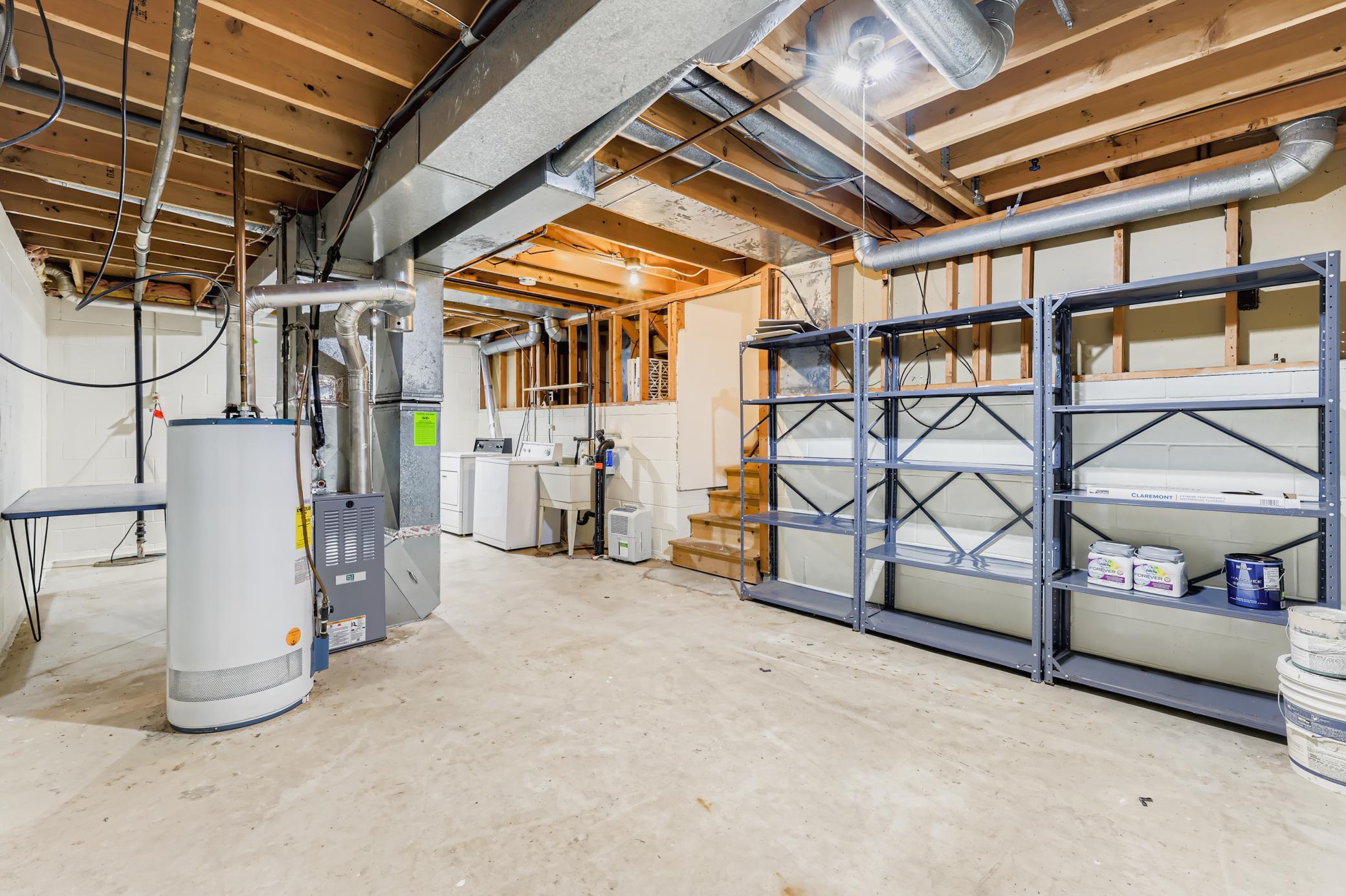 2816 Hillsboro Avenue North New Hope, MN 55427 - Photo 18 of 33