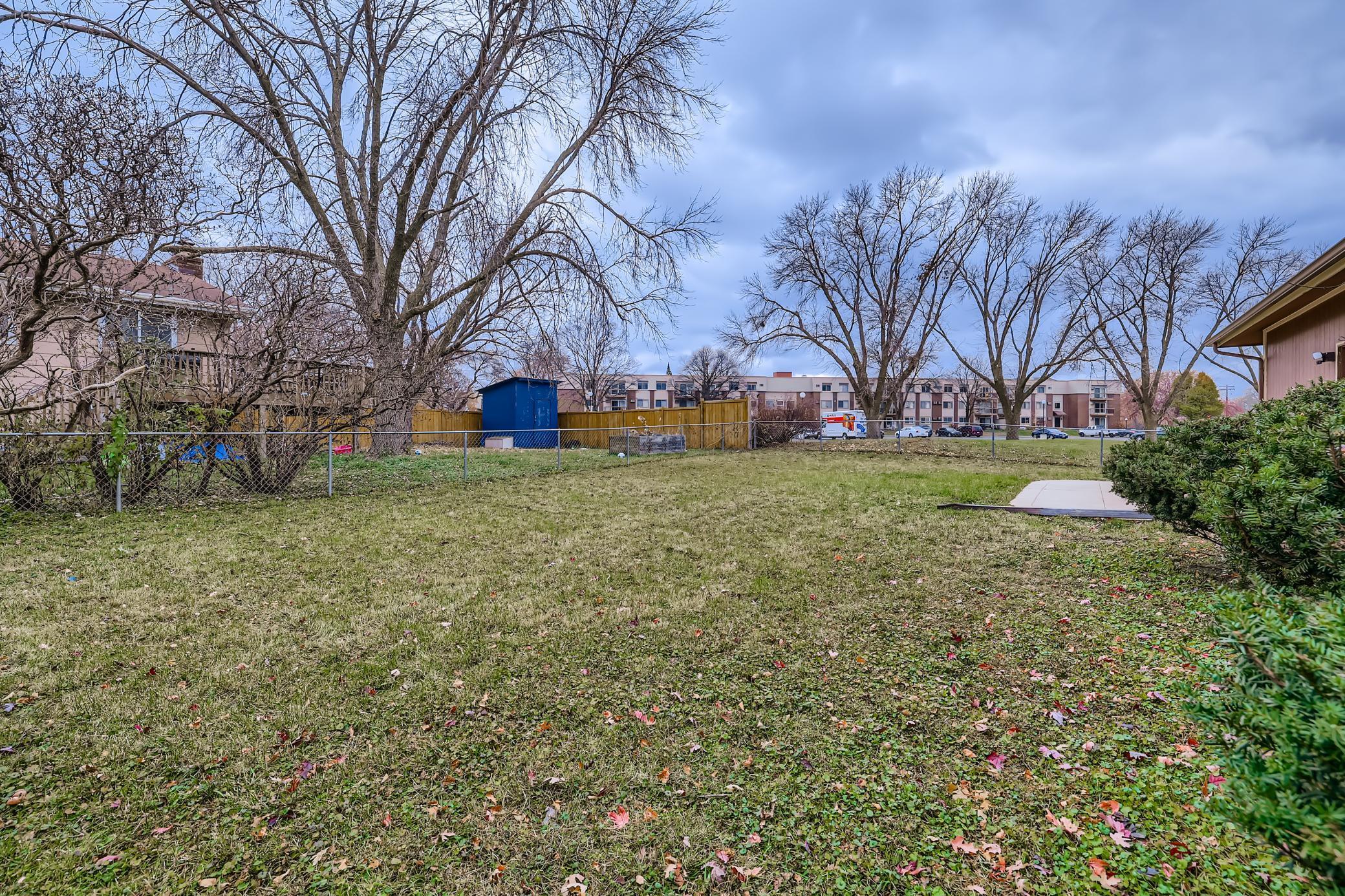 2816 Hillsboro Avenue North New Hope, MN 55427 - Photo 20 of 33