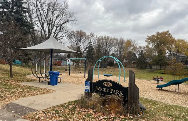 $299,000 | 2816 Hillsboro Avenue North, New Hope, MN 55427