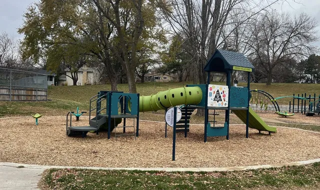 $299,000 | 2816 Hillsboro Avenue North, New Hope, MN 55427