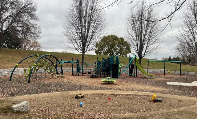 $299,000 | 2816 Hillsboro Avenue North, New Hope, MN 55427