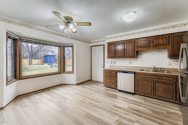 $299,000 | 2816 Hillsboro Avenue North, New Hope, MN 55427