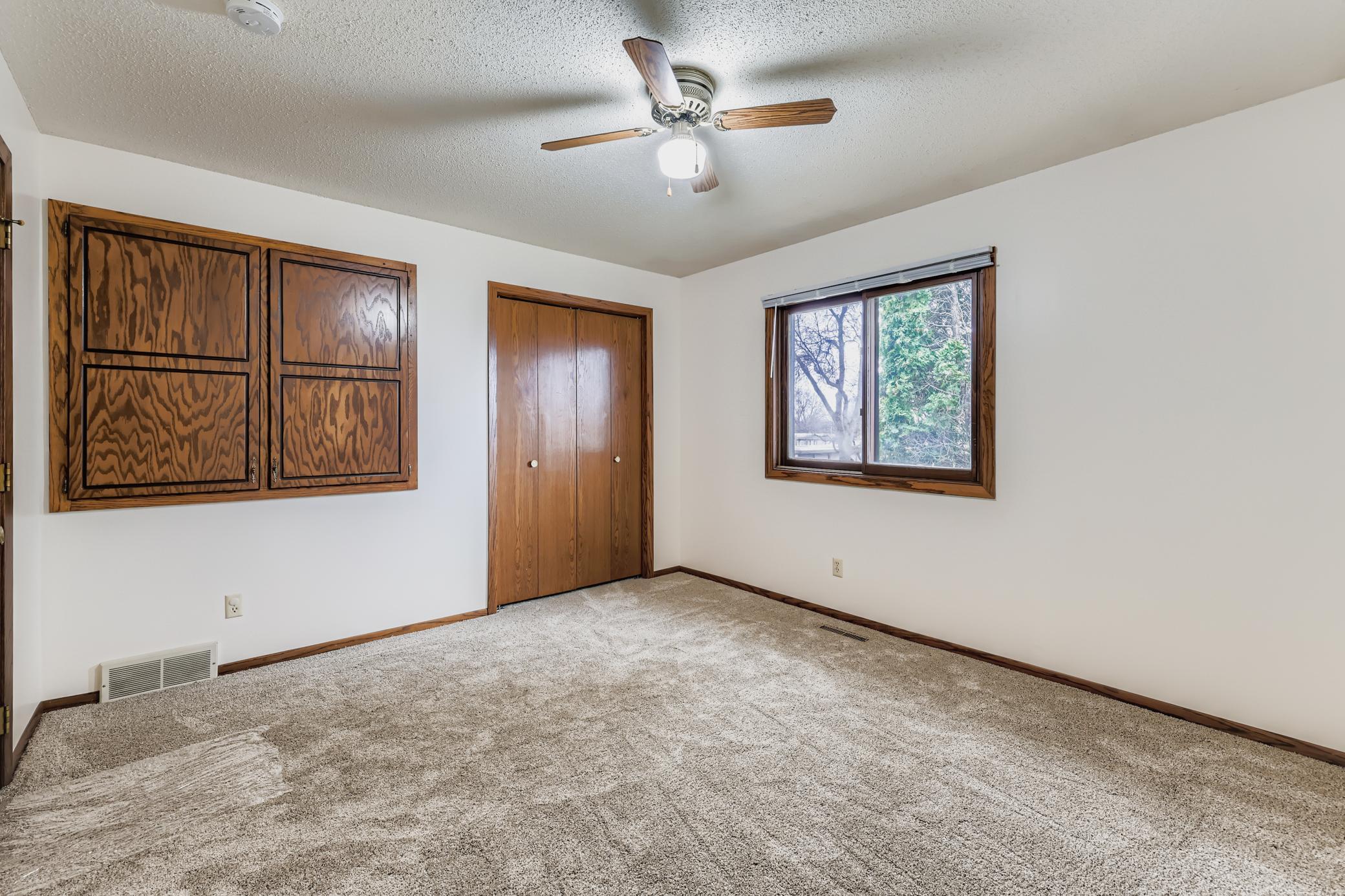 2816 Hillsboro Avenue North New Hope, MN 55427 - Photo 10 of 33