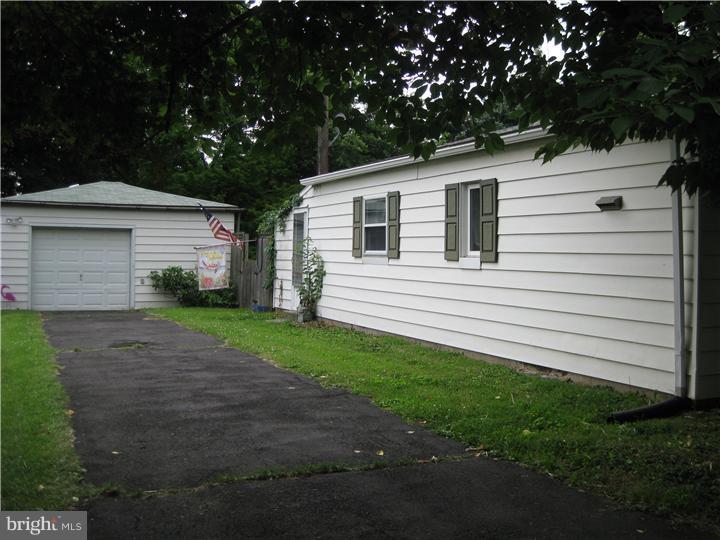 3845 Davisville Road Hatboro, PA 19040 - Photo 2 of 16 Exterior Side