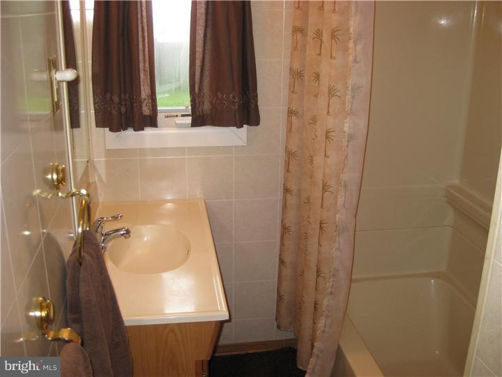 3845 Davisville Road Hatboro, PA 19040 - Photo 15 of 16 Bathroom