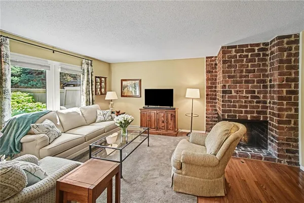 $245,000 | 10237 Foster Street, Overland Park, KS 66212