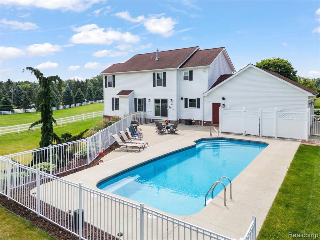 3310 Middle Road Highland, MI 48357 - Photo 2 of 45