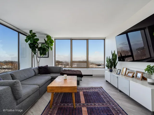 $5,500 | 2800 North Lake Shore Drive, Unit 801, Chicago, IL 60657