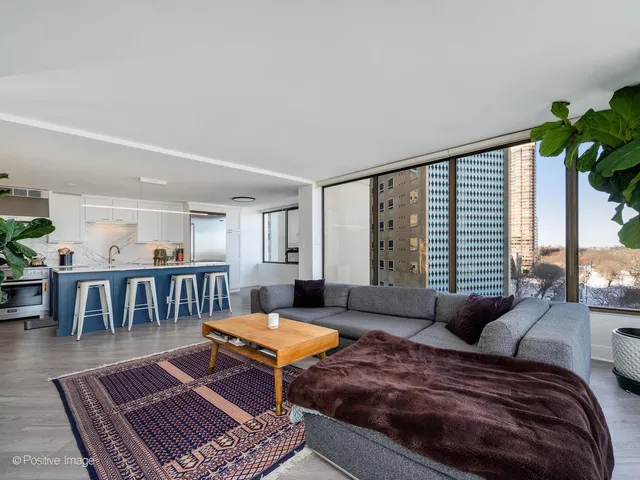 $5,500 | 2800 North Lake Shore Drive, Unit 801, Chicago, IL 60657