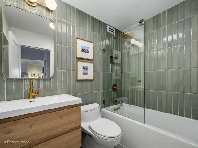 $5,500 | 2800 North Lake Shore Drive, Unit 801, Chicago, IL 60657