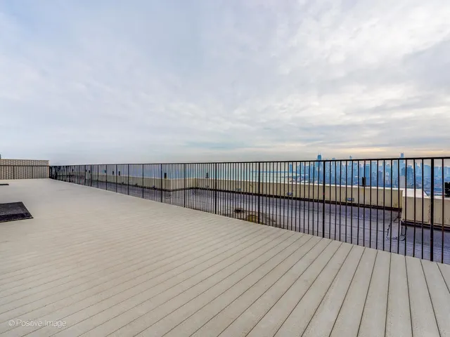 $5,500 | 2800 North Lake Shore Drive, Unit 801, Chicago, IL 60657