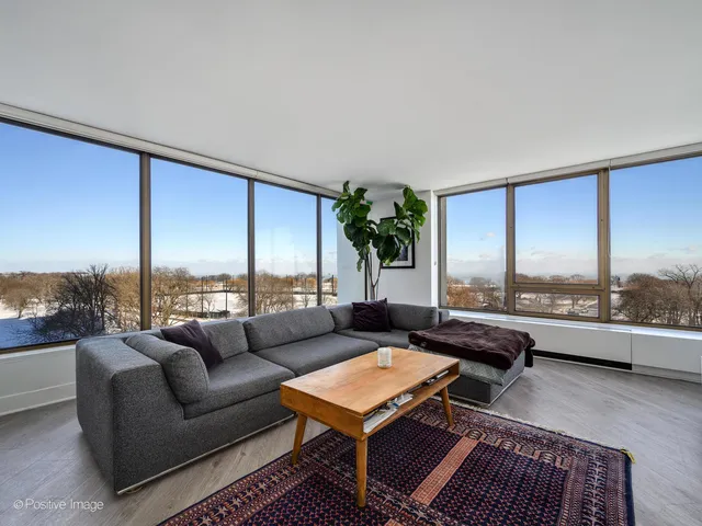 $5,500 | 2800 North Lake Shore Drive, Unit 801, Chicago, IL 60657