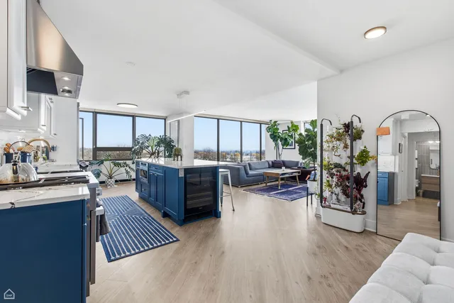 $5,500 | 2800 North Lake Shore Drive, Unit 801, Chicago, IL 60657