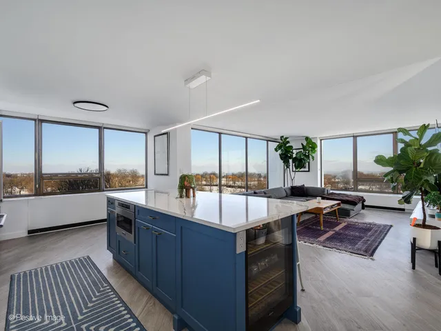 $5,500 | 2800 North Lake Shore Drive, Unit 801, Chicago, IL 60657