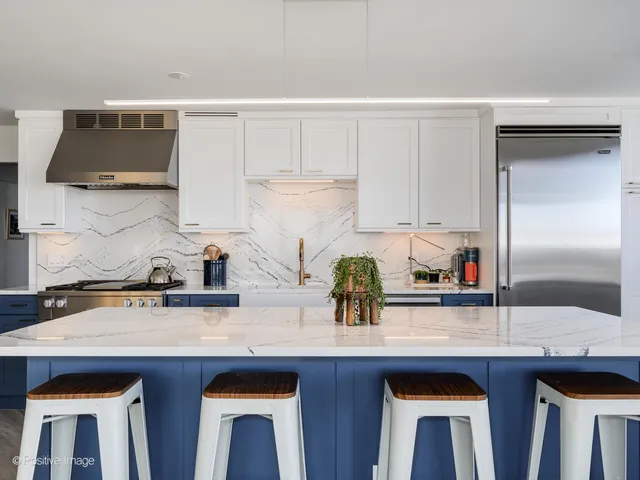 $5,500 | 2800 North Lake Shore Drive, Unit 801, Chicago, IL 60657