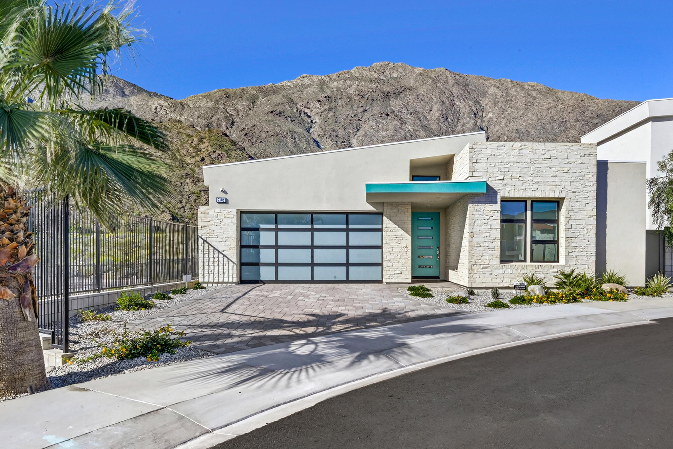 795 Obsidian Loop West Palm Springs, CA 92264 - Photo 2 of 43 795-obsidian-loop-west-001-crop