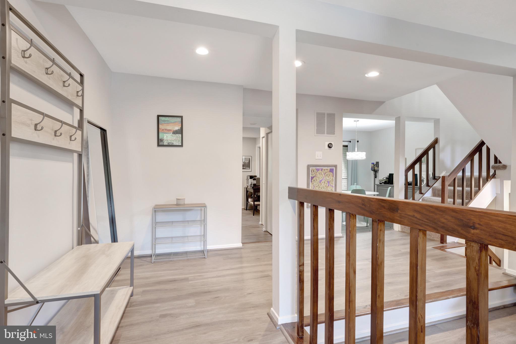 8550 Gwynedd Way Springfield, VA 22153 - Photo 4 of 29 Gallery Image 4