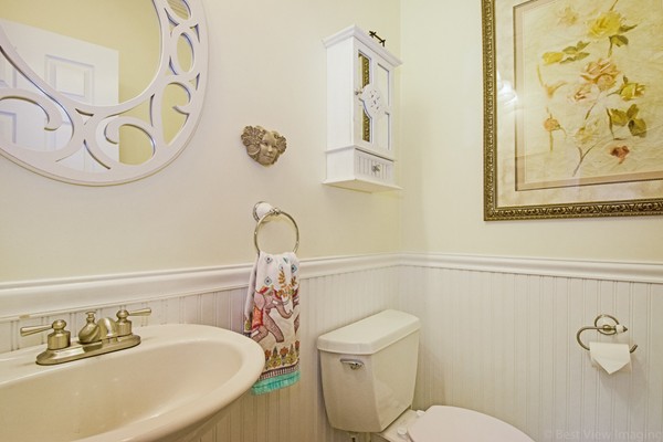 554 Douglas Road Northbridge, MA 01588 - Photo 20 of 30 a bathroom with a sink mirror and toilet