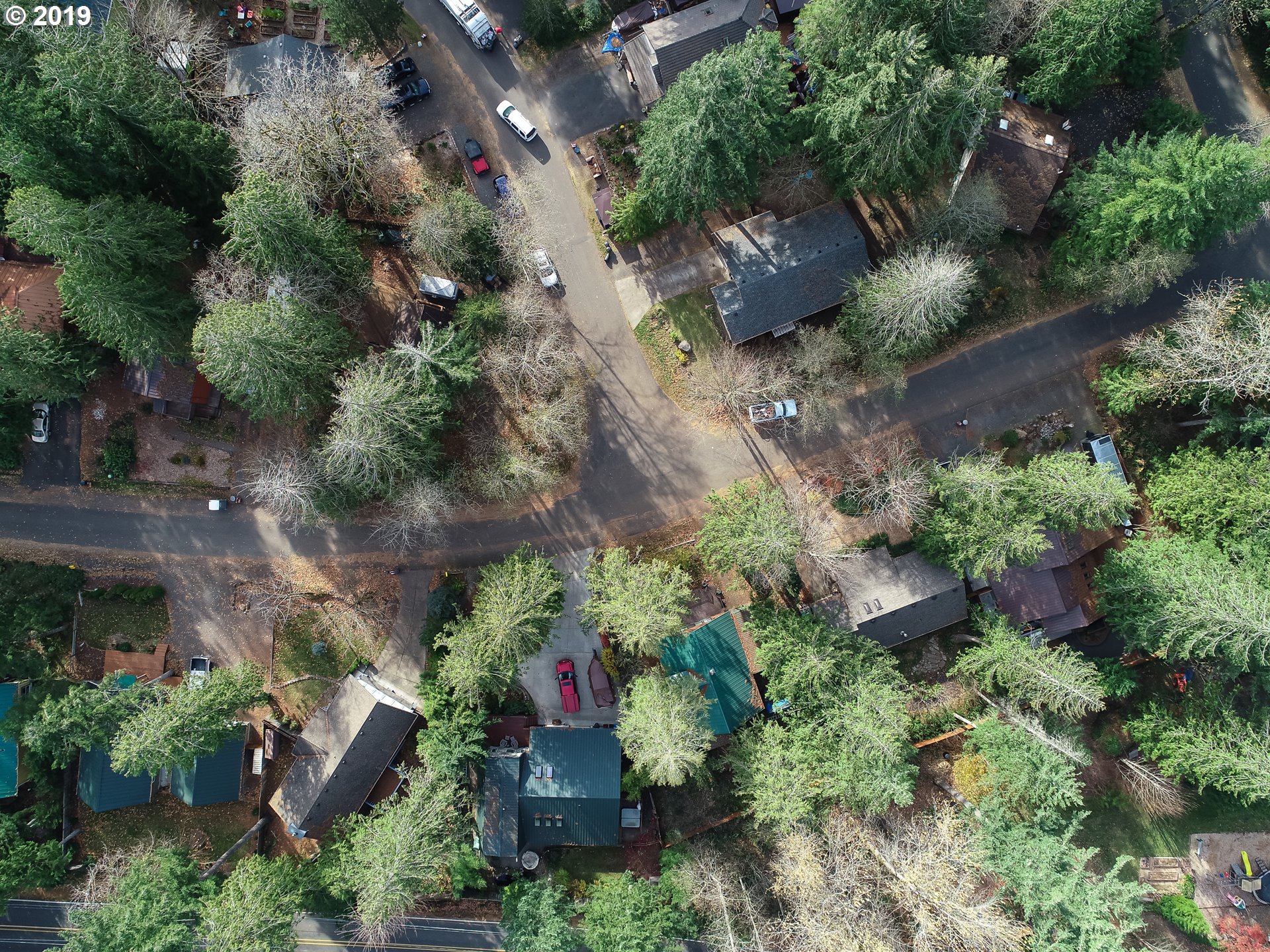 65210 East Alpine Way Rhododendron, OR 97049 - Photo 28 of 29 an aerial view of a house with lots of plants and trees