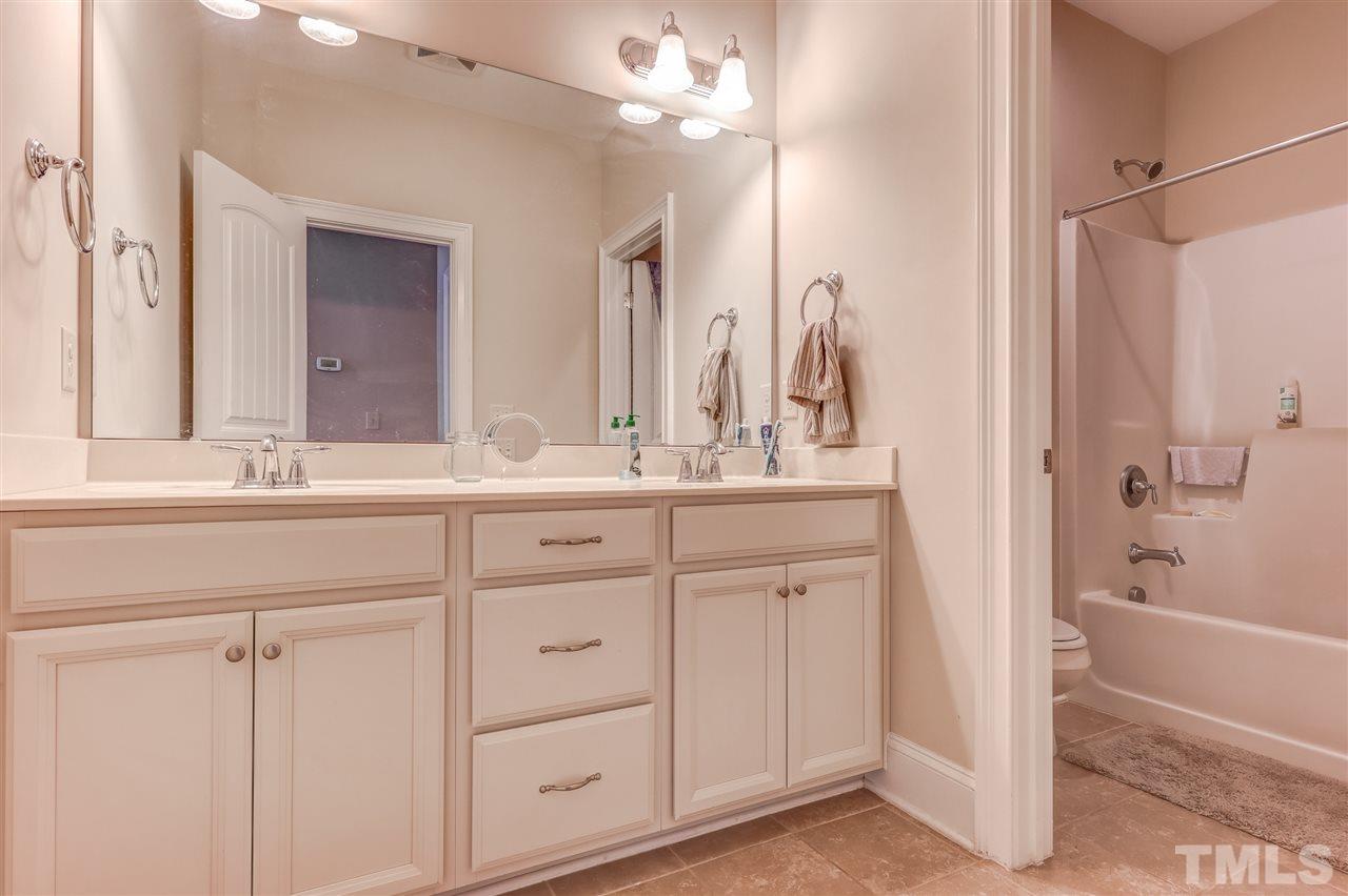629 Fallon Grove Way Raleigh, NC 27608 - Photo 20 of 26