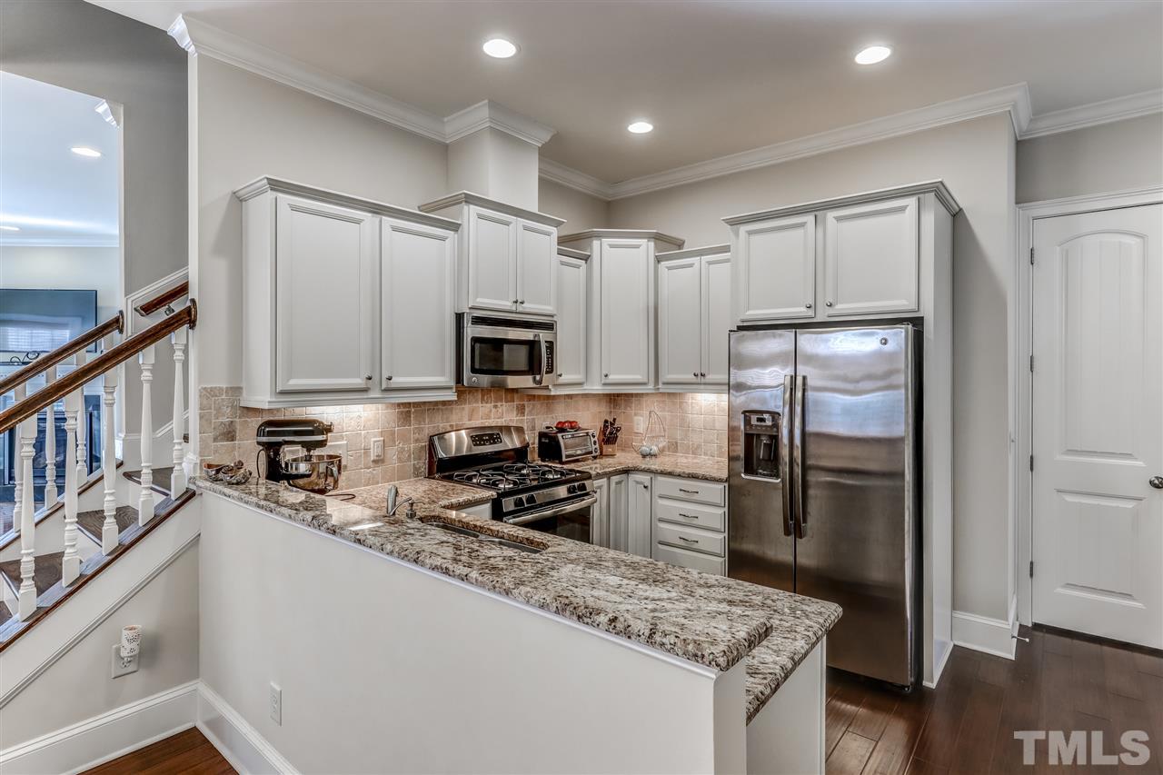 629 Fallon Grove Way Raleigh, NC 27608 - Photo 4 of 26