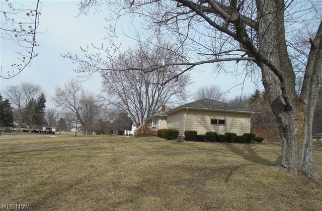 1733 Berna Road Akron, OH 44312 - Photo 3 of 12