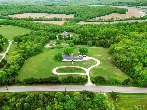 $499,000 | 2294 Hwy Tt, St. Clair, MO 63077