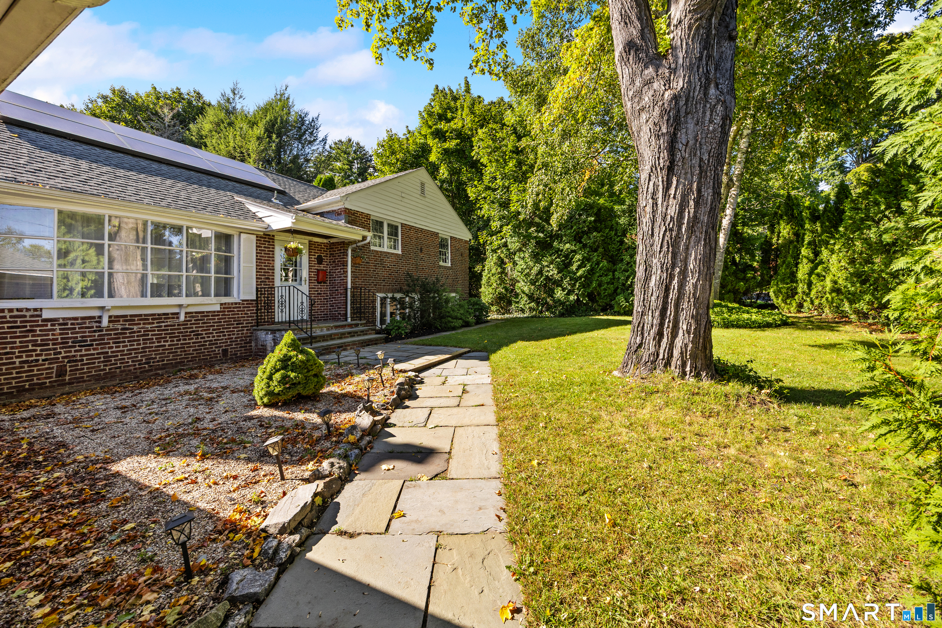 105 Guernseytown Road Watertown, CT 06795 - Photo 3 of 40 Gallery Image 3