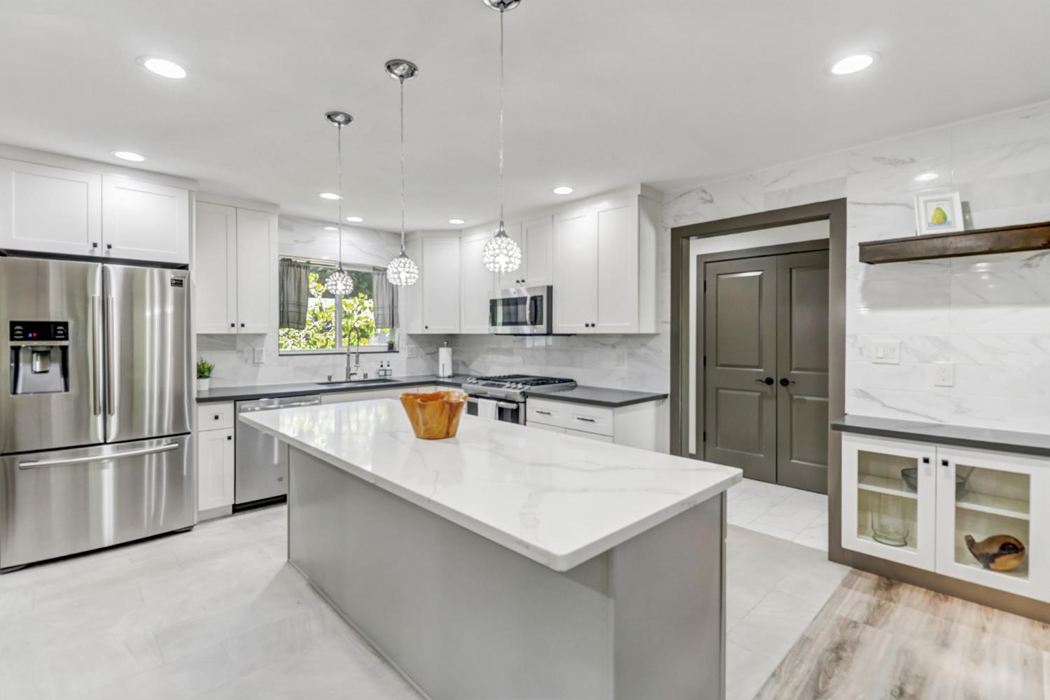 3751 Dell Road Carmichael, CA 95608 - Photo 18 of 66 Gallery Image 18